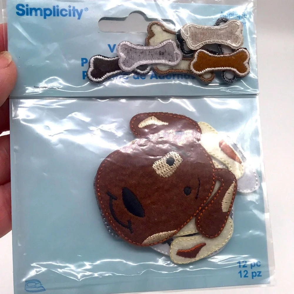 Simplicity Embroidered Iron-on/Sew-on Appliqués-Dogs & Bones 12–pieces - Picture 2 of 4